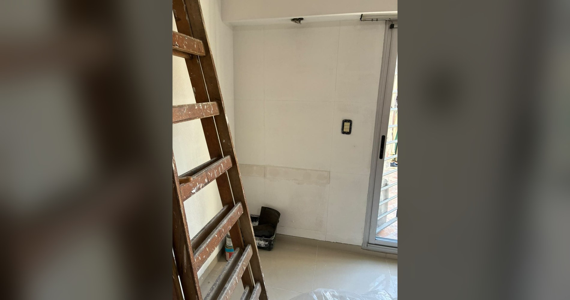 Pared enduida y preparada para pintar
