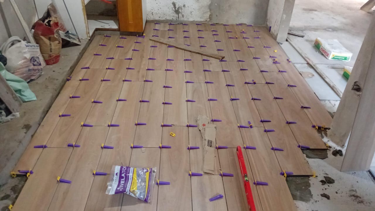 Colocación de porcelanato símil madera